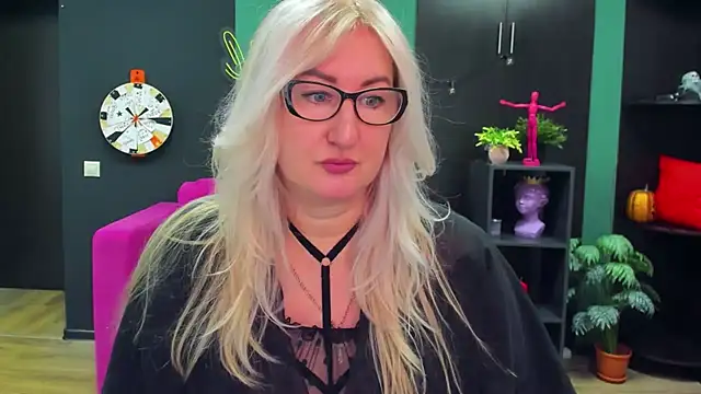 Snapshot of ChristyBrooks chatting on February 27, 2025, 4:21 pm ChristyBrooks online show from February 27, 2025, 4:21 pm