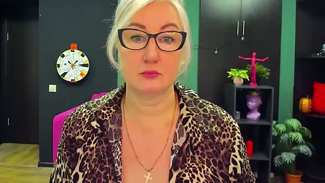 Snapshot of ChristyBrooks chatting on March 6, 2025, 1:14 pm ChristyBrooks online show from March 6, 2025, 1:14 pm