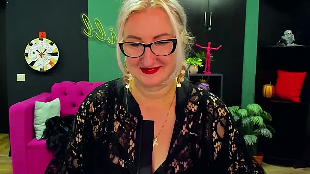 Snapshot of ChristyBrooks chatting on March 10, 2025, 9:18 pm ChristyBrooks online show from March 10, 2025, 9:18 pm