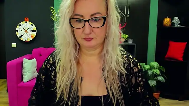 Snapshot of ChristyBrooks chatting on March 19, 2025, 12:34 pm ChristyBrooks online show from March 19, 2025, 12:34 pm