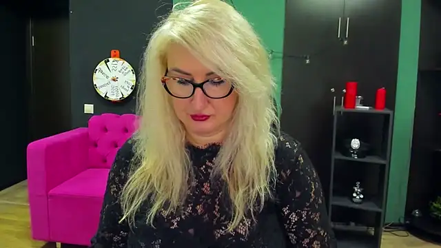 Snapshot of ChristyBrooks chatting on September 20, 2025, 2:07 pm ChristyBrooks online show from September 20, 2025, 2:07 pm