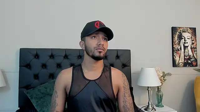 Snapshot of Robin_Rief chatting on September 17, 2025, 4:14 am Robin Rief online show from September 17, 2025, 4:14 am