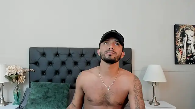 Snapshot of Robin_Rief chatting on September 24, 2025, 4:38 am Robin Rief online show from September 24, 2025, 4:38 am