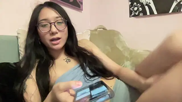 Snapshot of tokyobaby chatting on December 18, 2024, 6:10 am tokyobaby online show from December 18, 2024, 6:10 am