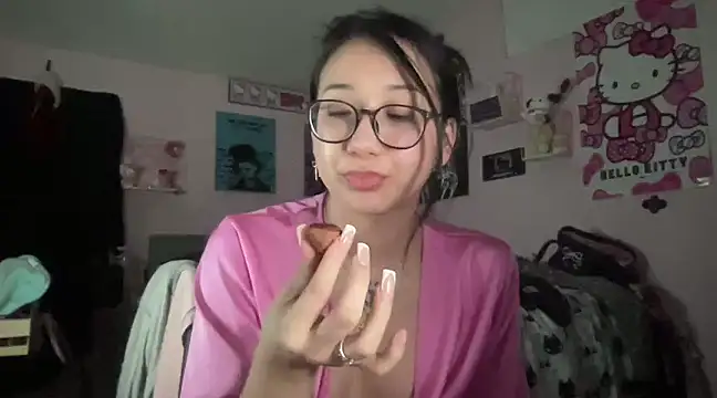 Snapshot of tokyobaby chatting on December 24, 2024, 6:11 am tokyobaby online show from December 24, 2024, 6:11 am