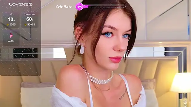 Snapshot of MeganMour chatting on September 17, 2025, 5:25 pm MeganMour online show from September 17, 2025, 5:25 pm