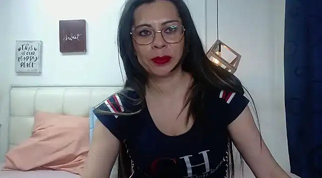 Snapshot of _lara1 chatting on January 17, 2025, 10:45 pm lara1 online show from January 17, 2025, 10:45 pm