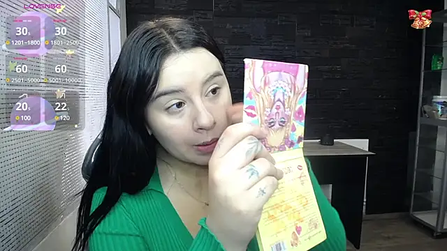 Snapshot of SaraBraun_ chatting on December 26, 2024, 1:43 pm SaraBraun online show from December 26, 2024, 1:43 pm
