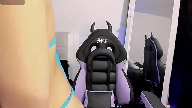 Snapshot of Any_Roussee chatting on January 17, 2025, 3:01 am Any Roussee online show from January 17, 2025, 3:01 am