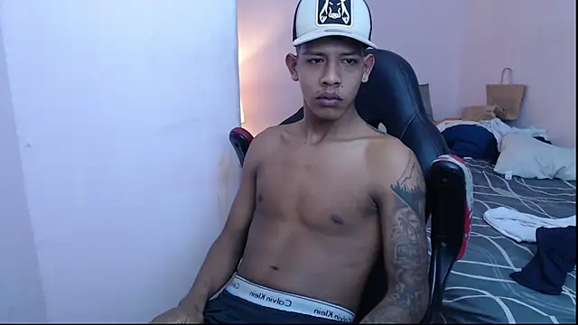 Snapshot of mr_stiven_ chatting on January 13, 2025, 8:15 am mr stiven  online show from January 13, 2025, 8:15 am