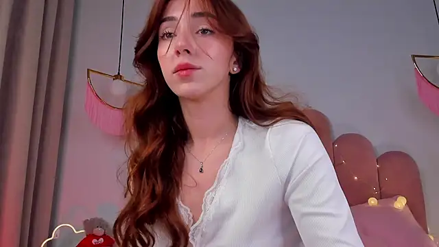 Snapshot of ElsaYoung chatting on January 8, 2025, 11:52 pm ElsaYoung online show from January 8, 2025, 11:52 pm