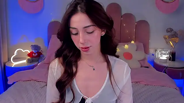 Snapshot of ElsaYoung chatting on January 31, 2025, 8:22 pm ElsaYoung online show from January 31, 2025, 8:22 pm