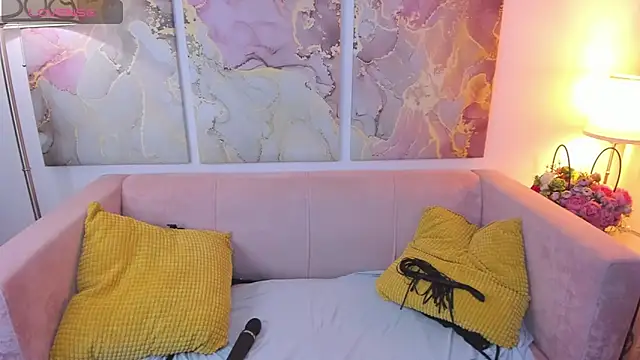 Snapshot of RachelPirce chatting on January 28, 2025, 12:00 pm RachelPirce online show from January 28, 2025, 12:00 pm