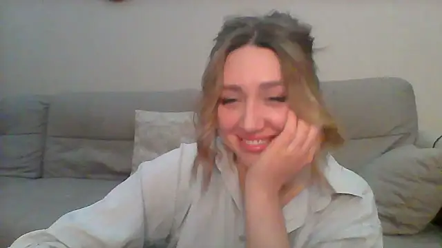 Snapshot of VickyLove047 chatting on February 3, 2025, 8:24 am VickyLove047 online show from February 3, 2025, 8:24 am