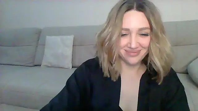 Snapshot of VickyLove047 chatting on February 15, 2025, 9:26 pm VickyLove047 online show from February 15, 2025, 9:26 pm