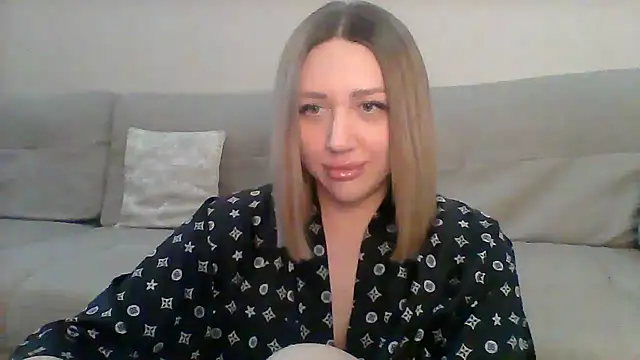 Snapshot of VickyLove047 chatting on March 10, 2025, 8:04 am VickyLove047 online show from March 10, 2025, 8:04 am