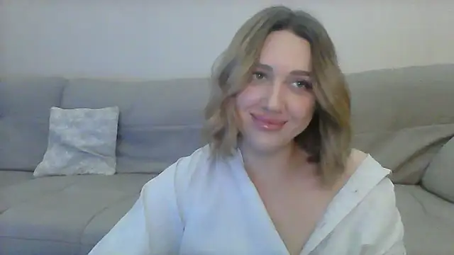 Snapshot of VickyLove047 chatting on March 22, 2025, 8:51 am VickyLove047 online show from March 22, 2025, 8:51 am