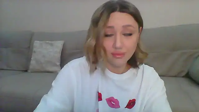 Snapshot of VickyLove047 chatting on March 23, 2025, 6:47 am VickyLove047 online show from March 23, 2025, 6:47 am