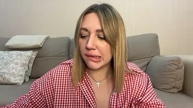 Snapshot of VickyLove047 chatting on November 5, 2025, 8:42 pm VickyLove047 online show from November 5, 2025, 8:42 pm