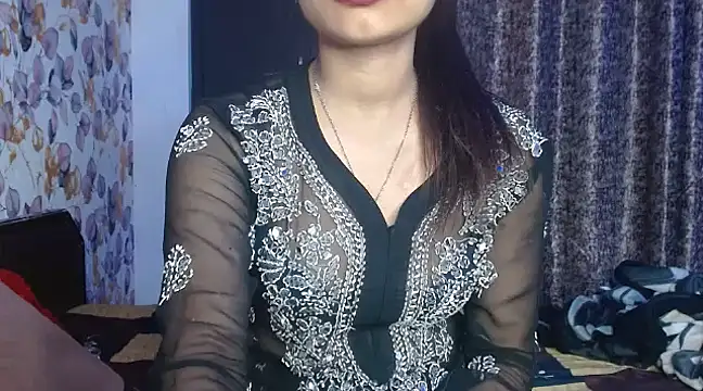 Snapshot of Baby_Zahira chatting on February 17, 2025, 11:42 pm Baby Zahira online show from February 17, 2025, 11:42 pm