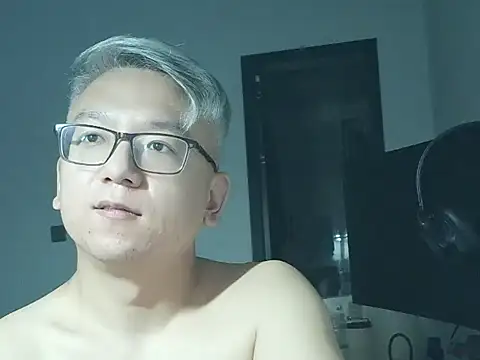 Snapshot of leoUSIR chatting on September 29, 2025, 7:51 pm leoUSIR online show from September 29, 2025, 7:51 pm