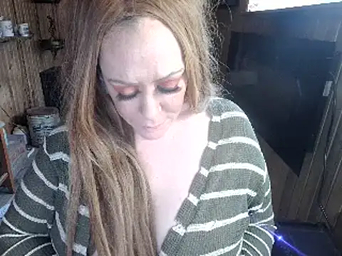 Snapshot of BrookeRides chatting on March 20, 2025, 3:36 pm BrookeRides online show from March 20, 2025, 3:36 pm