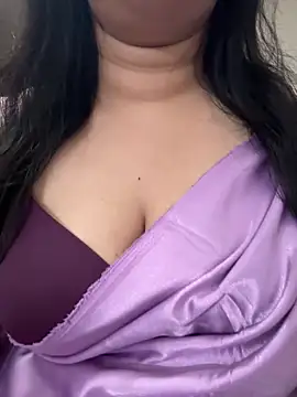 Snapshot of Akhi_Akshaya chatting on December 19, 2024, 1:40 pm Akhi Akshaya online show from December 19, 2024, 1:40 pm