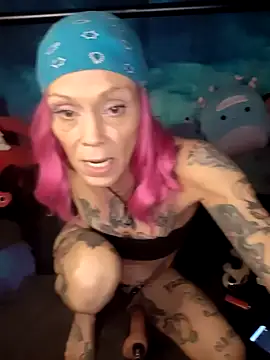 Snapshot of MommyMisfit chatting on November 6, 2025, 2:34 am MommyMisfit online show from November 6, 2025, 2:34 am