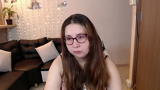 Snapshot of chloe_prg chatting on February 5, 2025, 1:11 pm chloe prg online show from February 5, 2025, 1:11 pm