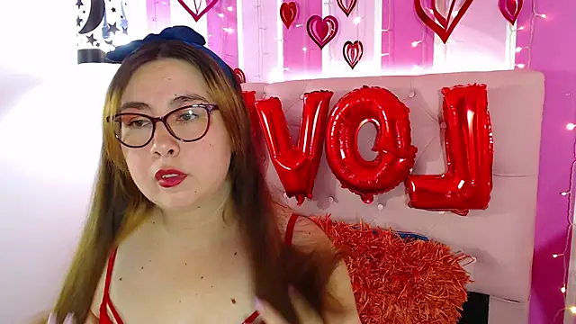 Snapshot of chloe_prg chatting on February 15, 2025, 4:14 am chloe prg online show from February 15, 2025, 4:14 am