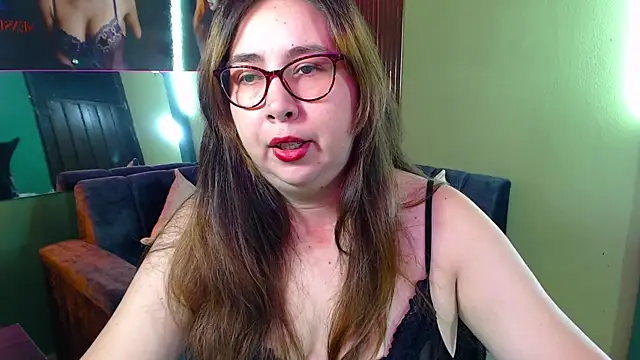 Snapshot of chloe_prg chatting on February 20, 2025, 12:47 pm chloe prg online show from February 20, 2025, 12:47 pm