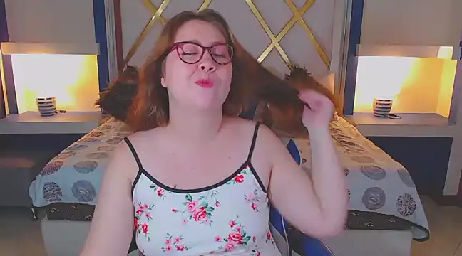 Snapshot of chloe_prg chatting on February 26, 2025, 6:43 pm chloe prg online show from February 26, 2025, 6:43 pm