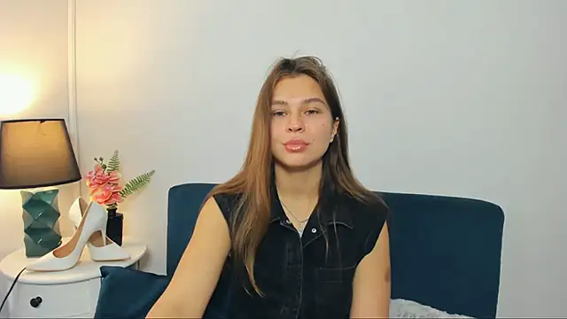 Snapshot of CamilaAmazing chatting on September 18, 2025, 6:04 am CamilaAmazing online show from September 18, 2025, 6:04 am