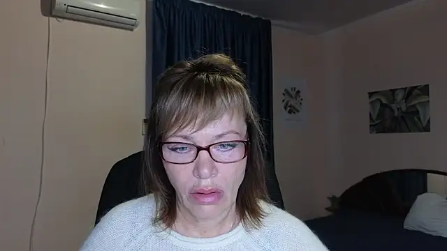 Snapshot of Miss_Moren chatting on September 28, 2025, 4:07 am Miss Moren online show from September 28, 2025, 4:07 am