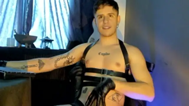 Snapshot of Antonello_Vannucci chatting on November 7, 2025, 4:51 pm Antonello Vannucci online show from November 7, 2025, 4:51 pm