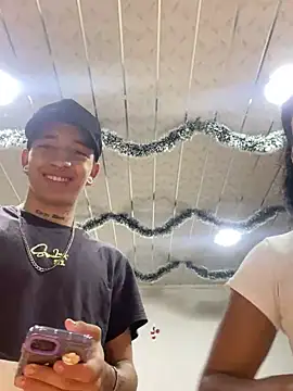 iamcloe 11 online show from December 22, 2024, 12:39 am