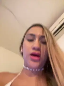 Snapshot of Mariapaula chatting on January 21, 2025, 8:21 pm Mariapaula online show from January 21, 2025, 8:21 pm