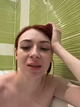 Snapshot of Cuteroxyfoxy chatting on February 14, 2025, 4:09 pm Cuteroxyfoxy online show from February 14, 2025, 4:09 pm