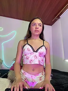 Snapshot of Valen_sr_ chatting on December 28, 2024, 8:36 pm Valen sr  online show from December 28, 2024, 8:36 pm