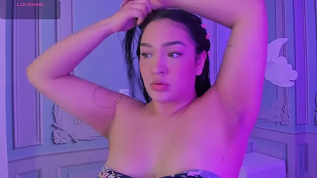 Snapshot of stefany_duque1_ chatting on February 1, 2025, 3:08 am stefany duque1  online show from February 1, 2025, 3:08 am