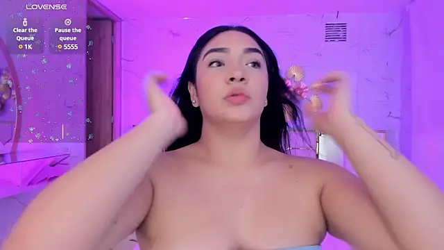 Snapshot of stefany_duque1_ chatting on March 8, 2025, 2:55 am stefany duque1  online show from March 8, 2025, 2:55 am