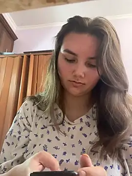 Snapshot of Dreamyblushfairy chatting on December 29, 2024, 8:33 am Dreamyblushfairy online show from December 29, 2024, 8:33 am