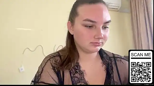 Snapshot of Dreamyblushfairy chatting on September 21, 2025, 2:19 pm Dreamyblushfairy online show from September 21, 2025, 2:19 pm