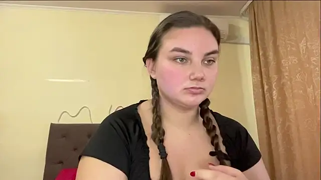 Snapshot of Dreamyblushfairy chatting on October 13, 2025, 2:39 pm Dreamyblushfairy online show from October 13, 2025, 2:39 pm