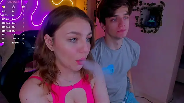 Snapshot of RobertAndLinela chatting on December 25, 2024, 5:37 pm RobertAndLinela online show from December 25, 2024, 5:37 pm