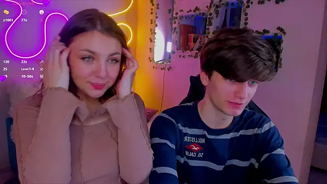 Snapshot of RobertAndLinela chatting on December 26, 2024, 9:58 pm RobertAndLinela online show from December 26, 2024, 9:58 pm