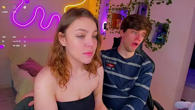 Snapshot of RobertAndLinela chatting on January 8, 2025, 5:05 pm RobertAndLinela online show from January 8, 2025, 5:05 pm