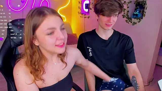 Snapshot of RobertAndLinela chatting on January 9, 2025, 11:13 pm RobertAndLinela online show from January 9, 2025, 11:13 pm