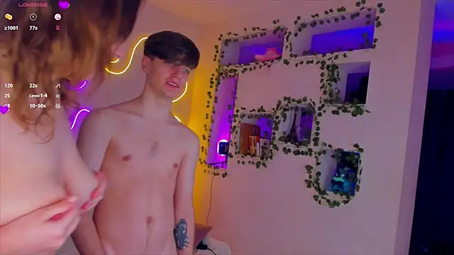 Snapshot of RobertAndLinela chatting on January 21, 2025, 11:24 pm RobertAndLinela online show from January 21, 2025, 11:24 pm