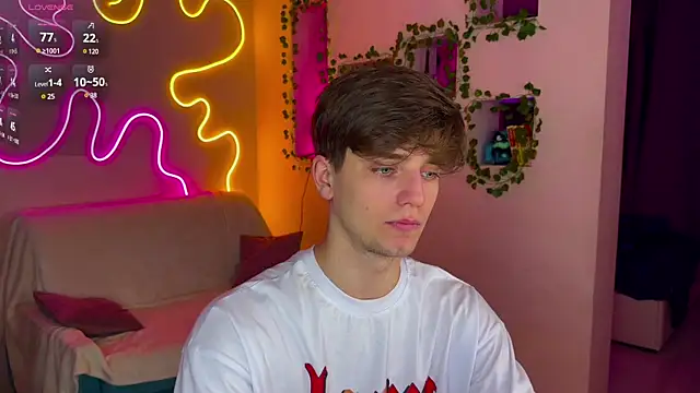 Snapshot of RobertAndLinela chatting on February 3, 2025, 8:57 pm RobertAndLinela online show from February 3, 2025, 8:57 pm